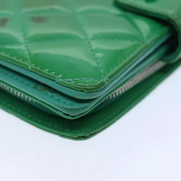AUTHENTICITY GUARANTEED CHANEL Wallet Enamel Green CC - Picture 8 of 16